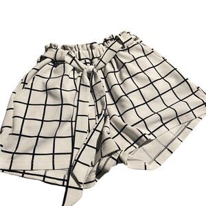 Full Circle Trends adorable shorts  like new size small see pics